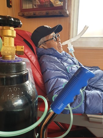 ▲87歲脫線肺炎康復出院。（圖／翻攝自臉書／台東脫線牧場-脫線爸）