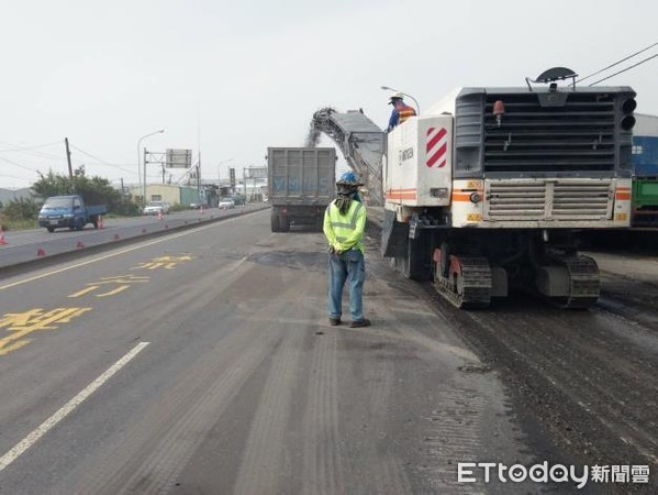 ▲台南市工務局辦理為期12天的「安定區國道1號安定交流道聯絡道道路改善工程｣。 （圖／記者林悅翻攝）