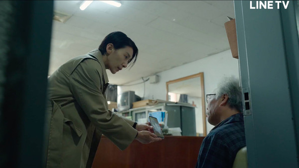 ▲▼金瑞亨在韓劇《無人知曉》飾演重案組組長車英珍。（圖／LINE TV提供）
