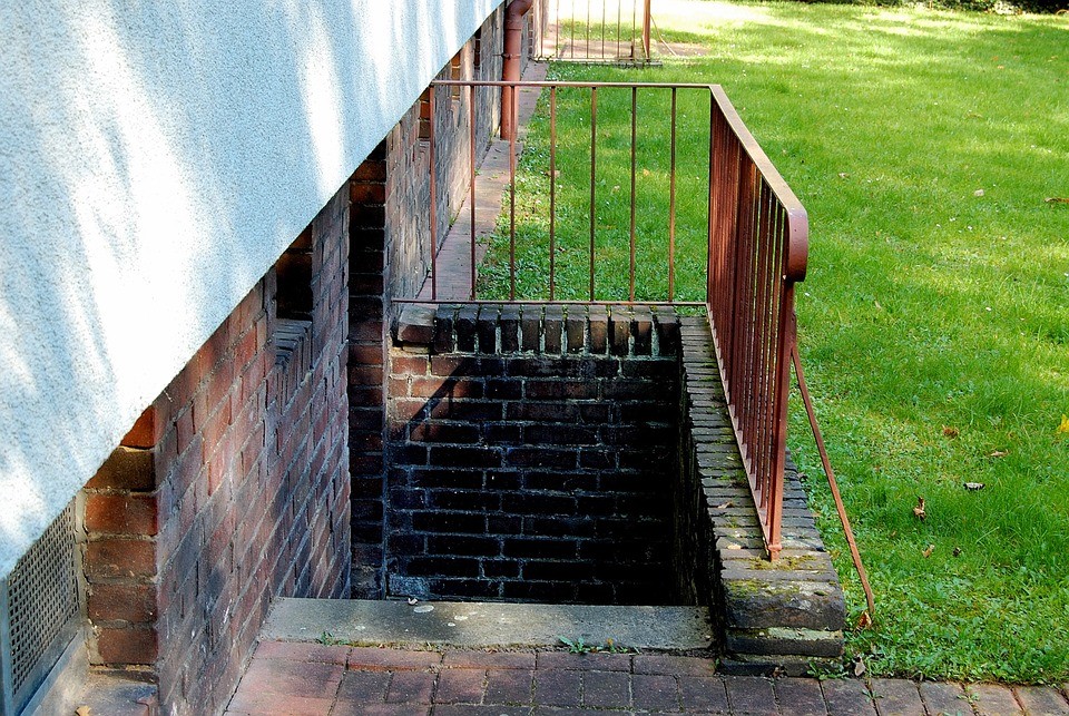 ▲▼樓梯,地下室。（圖／取自免費圖庫pixabay）