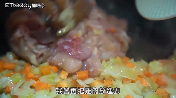 ▲金黃雞肉派。（圖／播吧提供）