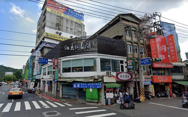 ▲▼台北市北投區「何嘉仁書店」原本已經在地經營多年，近期悄悄收攤。（圖／翻攝自Google Map）