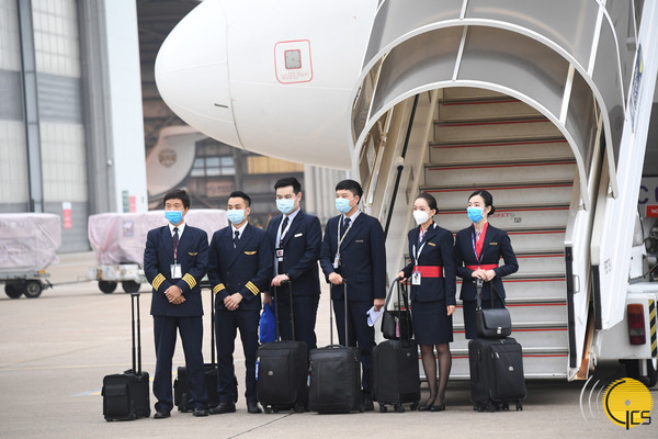 ▲▼澳門包機飛抵武漢！自行派機「6醫護隨行」預計接回58人。（圖／澳門政府新聞局）