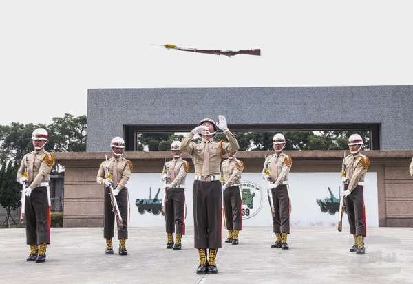 三軍儀隊團體競賽　空軍儀隊奪冠