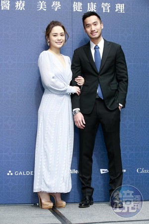 賴弘國談及新婚生活表示，阿嬌目前在馬來西亞拍戲，之前只要週末沒診就會飛去陪她。