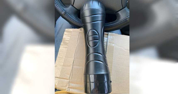 網購的菸管變成情趣用品，讓黃女滿臉通紅，後來跟網路買家了解狀況，卻是已讀不回的結果，讓黃女也只能自認倒楣。（圖／讀者提供）