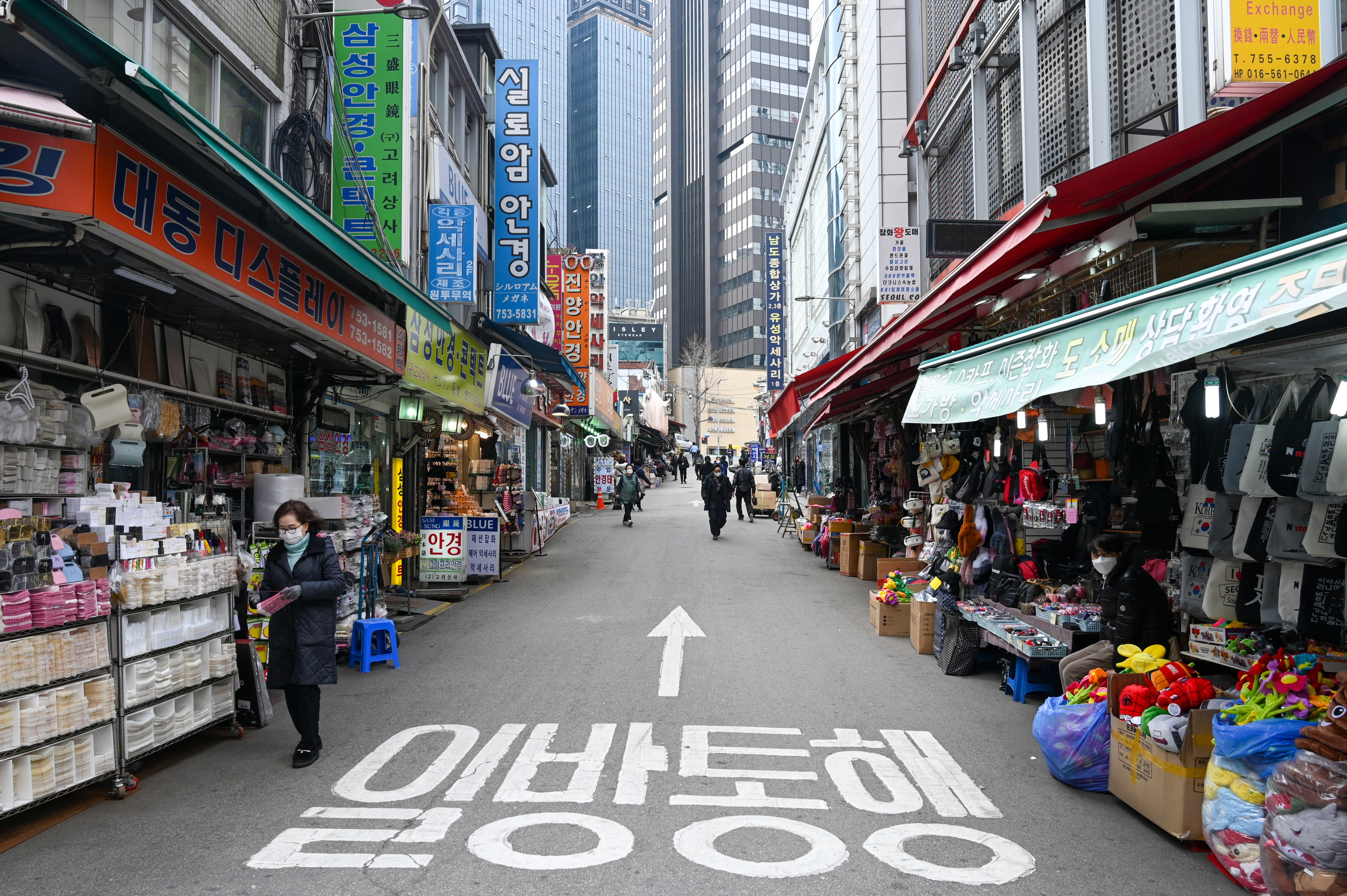 ▲▼疫情爆發後，首爾南大門市場冷冷清清。（圖／達志影像）