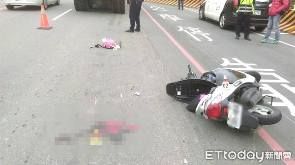 ▲▼女護理師在台中市被砂石車壓死。（資料圖／突發中心翻攝）