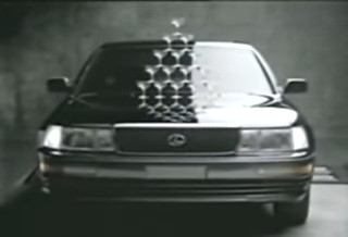 ▲1989年香檳塔Lexus LS400廣告。（圖／Youtube－ELSumma）