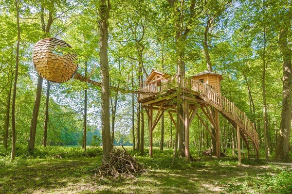 ▲Airbnb法國拉賴鎮禪意水療空中木屋。（圖／Airbnb提供。）