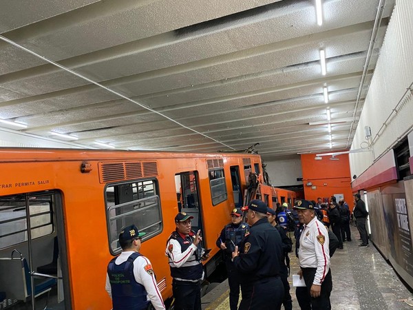 ▲▼墨西哥城發生地鐵相撞意外。（圖／翻攝自Twitter／@CruzRoja_CDMX