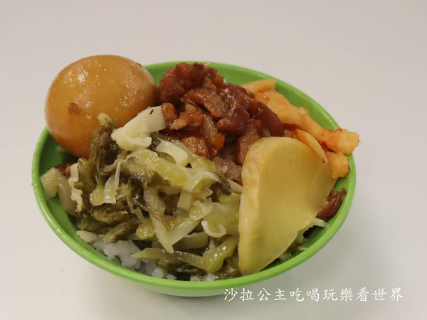 ▲▼五燈獎豬腳魯肉飯。（圖／沙拉公主吃喝玩樂看世界）