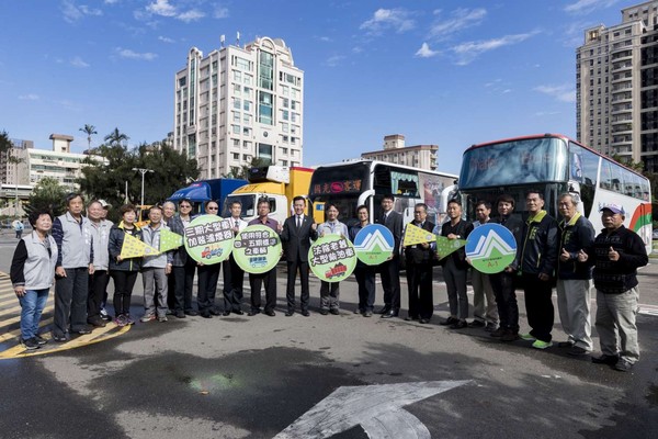 ▲「保檢合一」制度，有效管制柴油車排放，降低細懸浮微粒等空氣污染問題。（圖／新竹市政府提供）