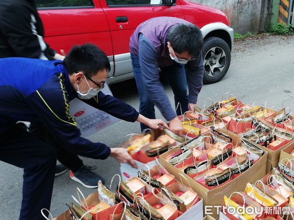 ▲▼隔離檢疫不孤單，旗魚與宜蘭特產等，13日成隔離國人防疫便當「加值版」。（圖／記者游芳男翻攝，下同）