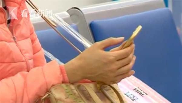 ▲女生隔離期間瘋玩手遊，結果視網膜剝離，緊急動手術。（圖／翻攝自看看新聞，下同）