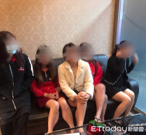 ▲色情養生館開在萬華警分局對面相當囂張，警方日前行動逮捕4名提供半套性交易的長腿辣妹。（圖／記者張君豪翻攝）