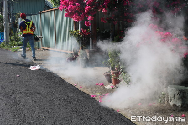 ▲▼南投市34個里，即日起進行預防登革熱環境消毒藥劑噴曬作業。（圖，南投市公所提供，以下同）    