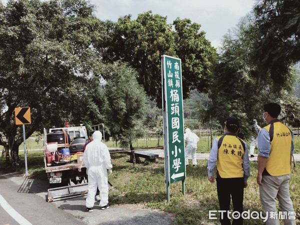 ▲▼南投竹山鎮公所提早部署防治，先從效區噴藥防治「紅蟲蟲」荔枝椿象危害。（圖／竹山鎮公所提供，以下同）