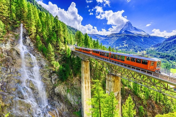 ▲跟著鐵道環遊瑞士　最美風光全體驗▼             。（圖／七逗旅遊網提供）