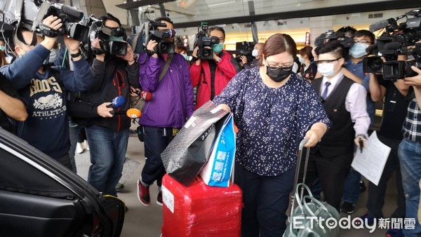 ▲▼新北市中和區瓦瑤里里長林綺芳帶里民遊西班牙、葡萄牙，返台後鞠躬道歉。（圖／記者黃彥傑攝）