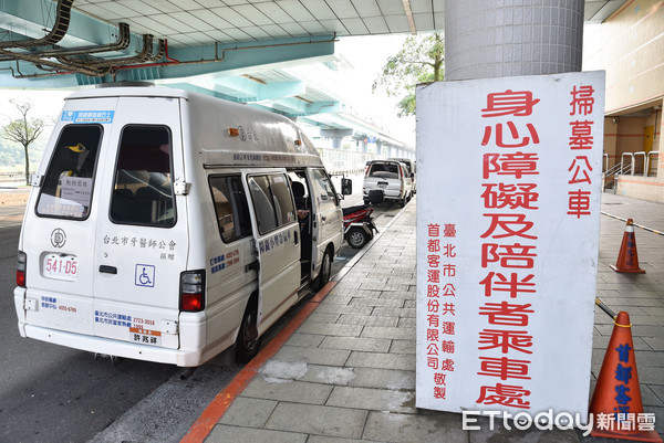 ▲▼掃墓,掃墓公車,清明節,祭祖。（圖／記者李毓康攝）