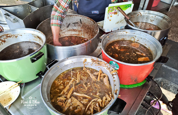 ▲▼阿春爌肉飯。（圖／NINI AND BLUE 玩樂食記提供）