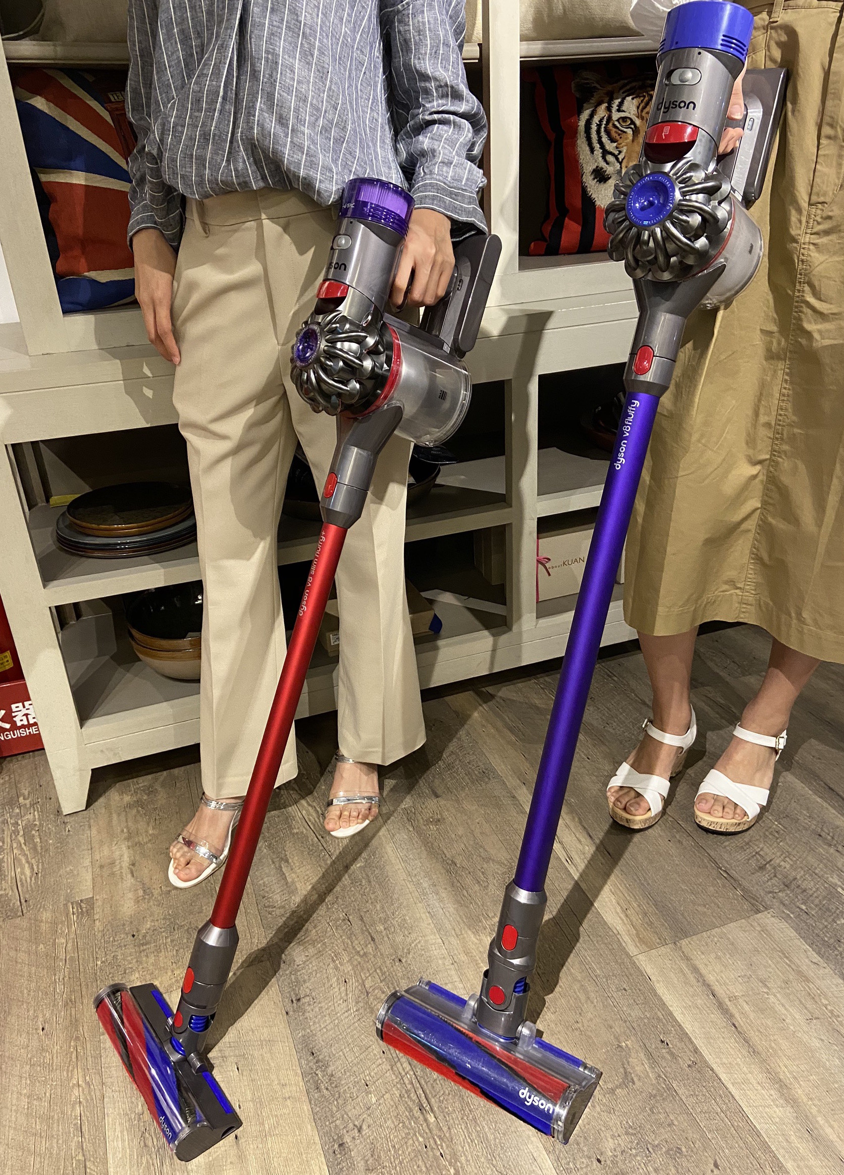 新品未開封】Dyson V8 Slim Fluffy フトンツール付 - 生活家電