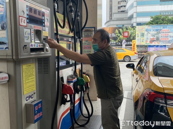 ▲▼交通部祭出計程車油料補貼。（圖／記者李宜秦攝）