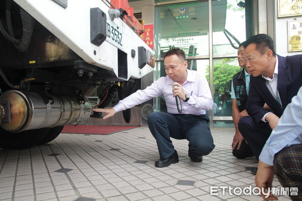 ▲抗污領頭羊 嘉縣消防車無煙再升級。（圖／記者翁伊森翻攝）