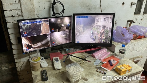 ▲疫情升溫但仍有賭客不怕罹病近距離狂賭麻將筒子遭警方查獲。（圖／記者張君豪翻攝）