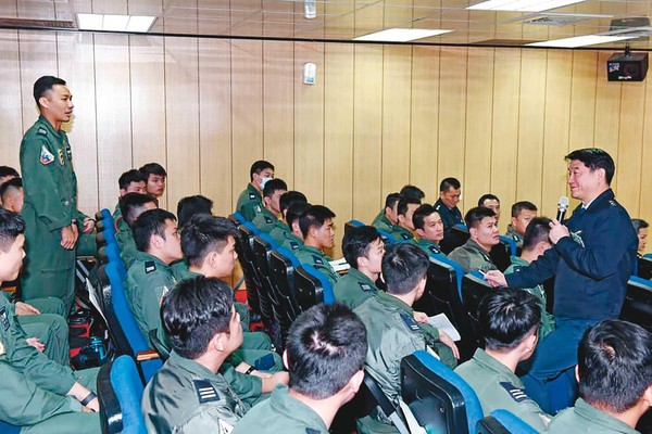 空軍司令部餐廳設有刷卡系統，成為軍士官虛報誤餐費的鐵證。（圖非當事人，翻攝空軍司令部臉書）