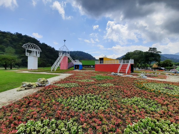 ▲▼宜蘭武荖坑永續樂園，醫護免費入園，外縣市遊客憑在宜蘭任何發票或收據也免費。（圖／宜蘭縣政府提供，下同）