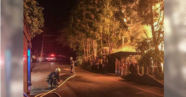 竹知名景點「窯烤麵包」店27號深夜發生火警，火勢相當猛烈。（圖／報系資料照）