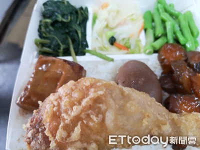 客問「雞腿便當憑什麼賣120元?」 宜蘭老闆曝成本!全場喊佛心