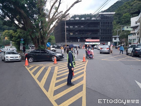 ▲▼新北警因應清明連假車潮，增加交通疏導警力調派。（圖／記者陳豐德翻攝）