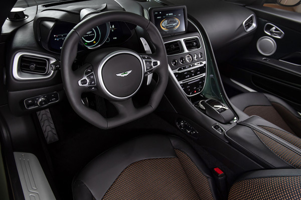 Aston Martin DBS輕量化敞篷版驚喜登台　先繳1848萬元才能坐擁GT血脈（圖／翻攝自Aston Martin）