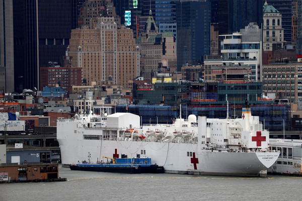 ▲▼  美國海軍醫療船「安慰號」（USNS Comfort）。（圖／路透）