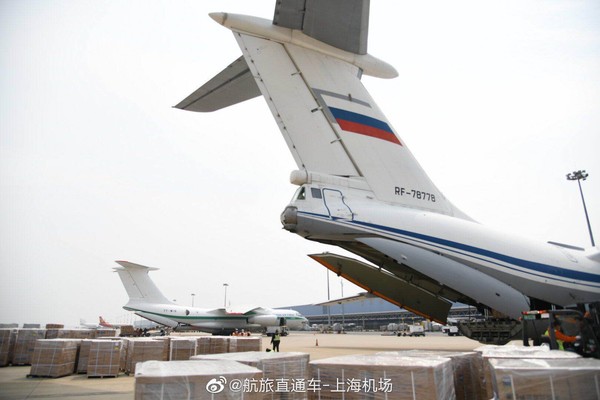 ▲▼ 阿爾及利亞、俄羅斯派軍機到中國接走醫療物資。（圖／取材微博　上海浦東機場）