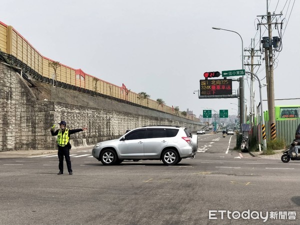 ▲清明連假，台南市警察局為確保轄區各道路交通順暢，累計規劃交通崗178處，動員2495名警力維持掃墓及風景區與各主要道路交通順暢。（圖／記者林悅翻攝，下同）