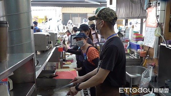 ▲▼ 防疫待用餐            。（圖／記者洪正達攝）