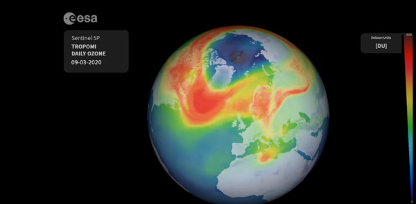 ▲▼ESA影像顯示，北極臭氧層破洞異常擴大。（圖／翻攝自European Space Agency YouTube）