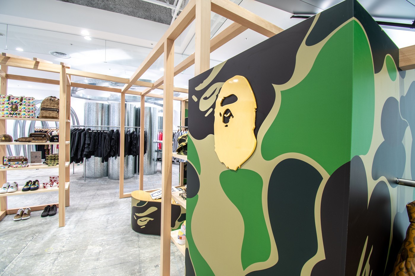 ▲BAPE STORE COMME des GARÇONS。（圖／BAPE、IG@bapestore_cdg_osaka）