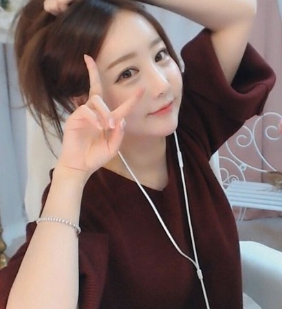 ▲南韓女網紅Yeo Soon（여순）在直播中試圖輕生。（圖／翻攝自Yeo Soon Instagram）