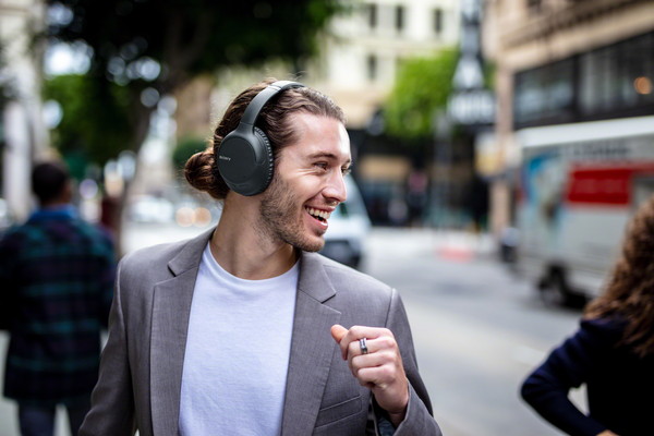 ▲▼Sony全新主動式降噪藍牙耳罩式耳機登台。（圖／Sony提供）