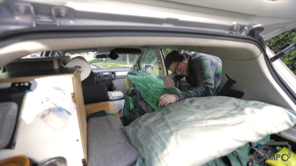美國癡情男子改裝Nissan Tiida露營車　為愛「東西遠征」4,400公里（圖／截圖自Campo Vans）