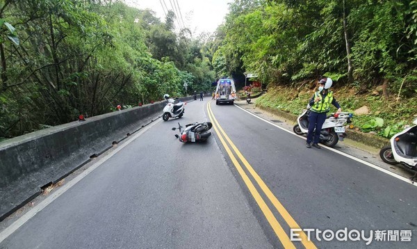 ▲▼長庚女醫護騎車撞飛！重砸後車慘死　目擊者嚇：七孔流血10公尺。（圖／記者陳豐德翻攝）