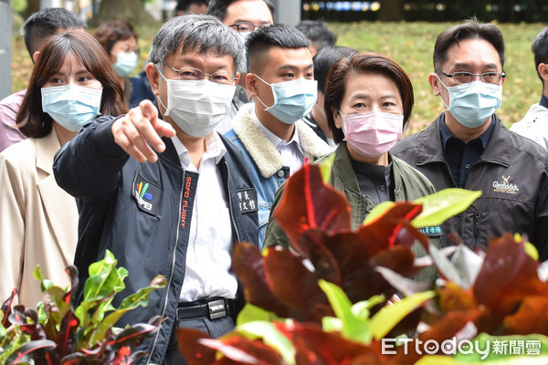 ▲▼實名制口罩自動販賣系統試辦上線記者會,柯文哲,黃珊珊。（圖／記者李毓康攝）