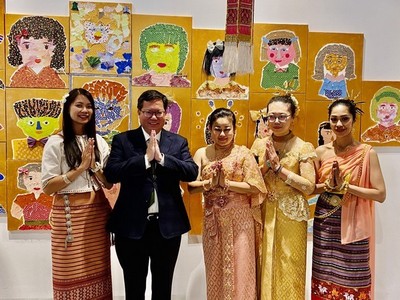 自称「台湾女孩」nnevvy掀中泰网战 郑文灿推特:台湾和泰国一起加油