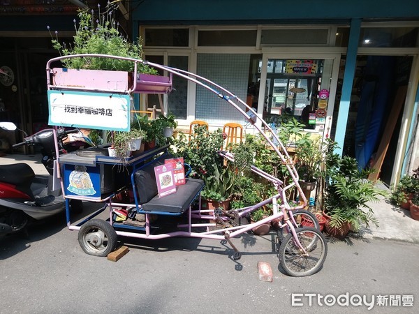 ▲ 新北惜食分享餐廳「找到幸福咖啡店」 手機訂餐外送在家輕鬆訂購。（圖／新北市農業局提供）