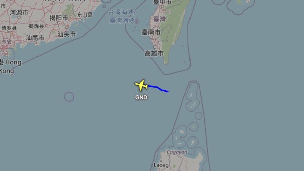 ▲追蹤軍事航空器動態的「飛機守望（Aircraft spots）」推特15日一早發布推文顯示，一架美軍RC-135W戰略偵察機，於台灣南部海域上空飛行。（圖／取自Aircraft spots推特）